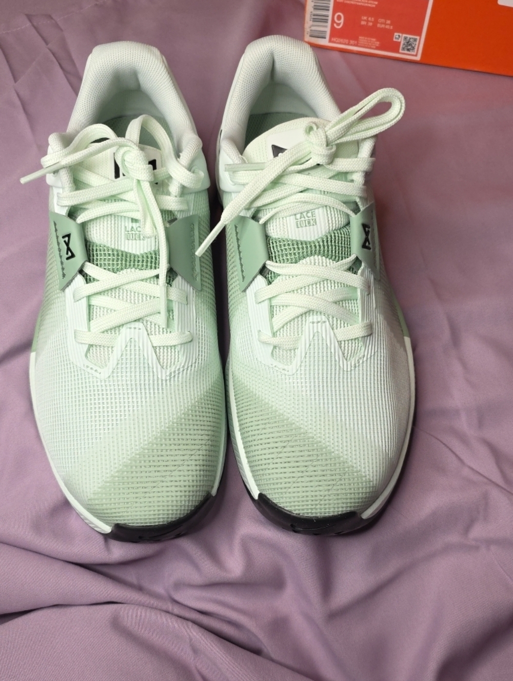 Nike Women's Metcon 10 Barely Green Size 9